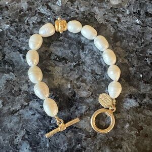 Classic White Pearl Bracelet with Gold Clasp